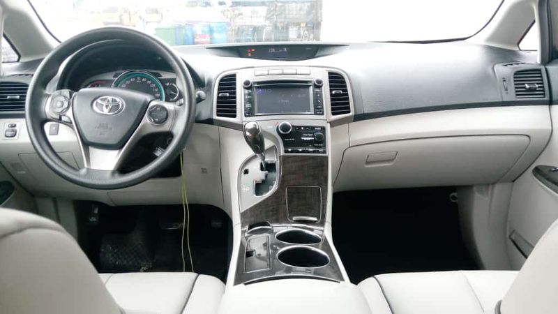 Toyota Venza • 2014 • 92,864 km 5