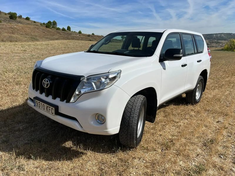 Toyota Land Cruiser • 2017 • 265,000 km 1