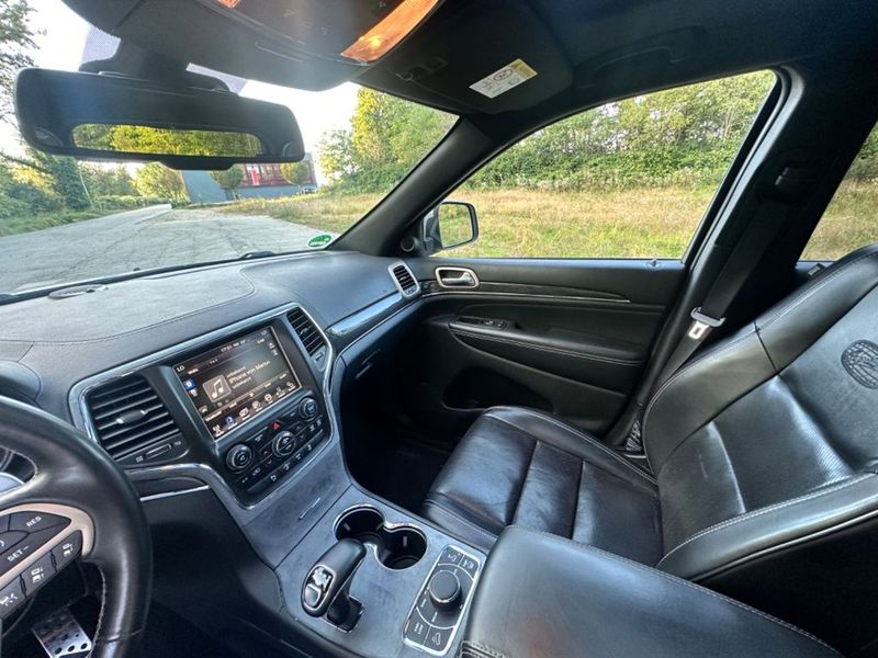 Jeep Grand Cherokee • 2016 • 165,000 km 3