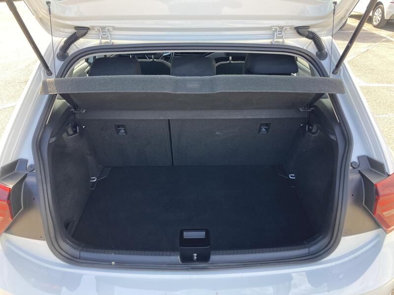 Volkswagen Polo • 2022 • 24,689 km 13