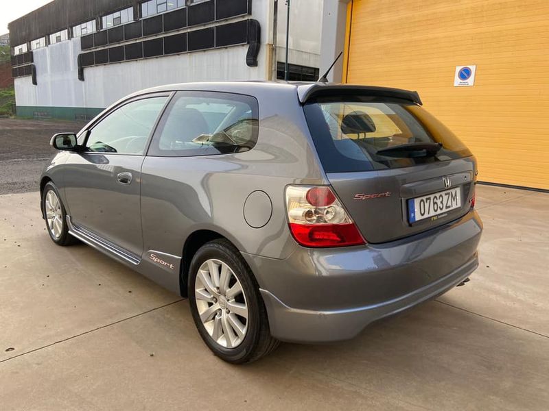 Honda Civic • 2006 • 152,000 km 6