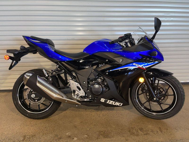 Suzuki gsx 250r • 2020 • 829 km 1