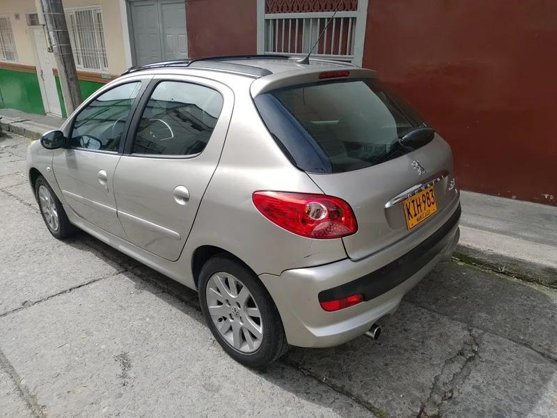 Peugeot 207 • 2011 • 89,000 km 1