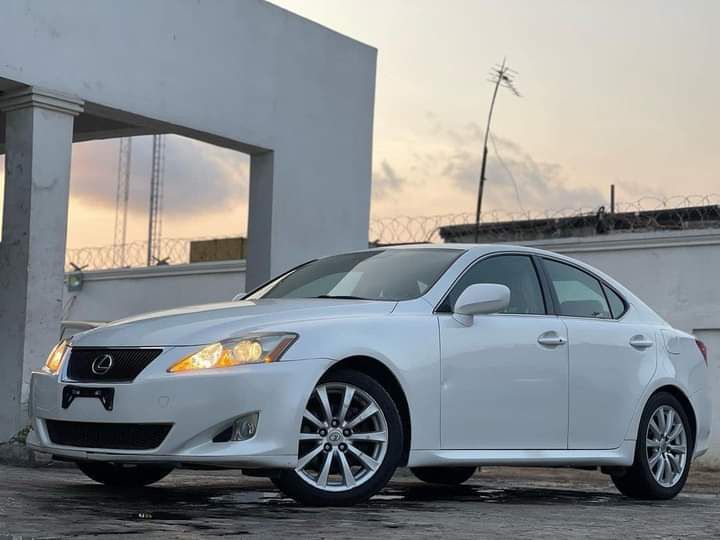 Lexus IS 250 C • 2008 • 145 km 9