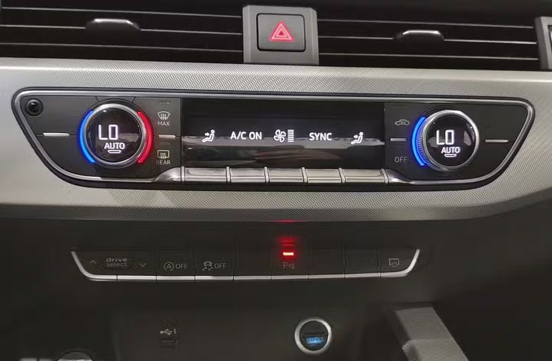 Audi A5 • 2020 • 35,895 km 12