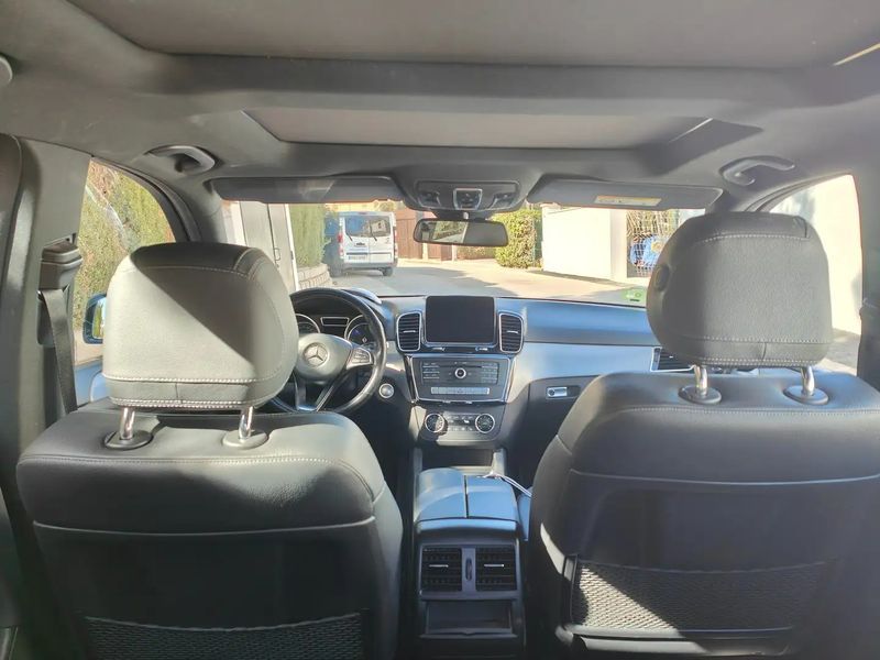 Mercedes-Benz GLE • 2018 • 105,000 km 6