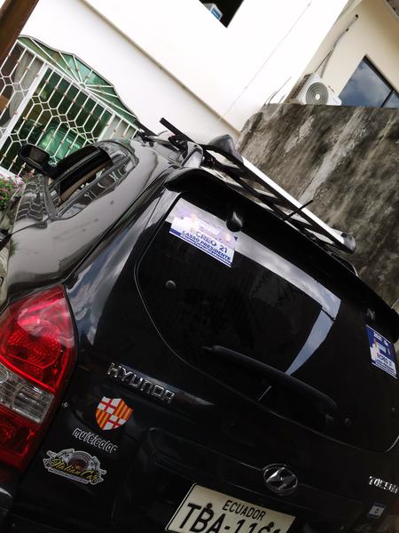 Hyundai Tucson • 2009 • 175,000 km 4