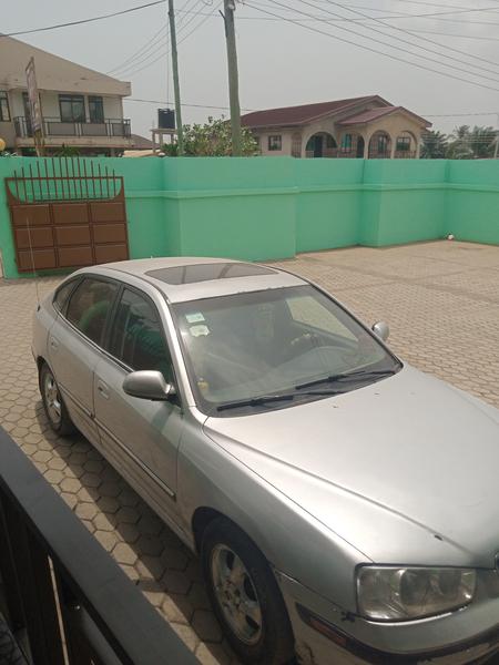 Hyundai Elantra • 2002 • 175,617 km 2