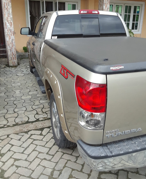 Toyota Tundra • 2008 • 87,000 km 1