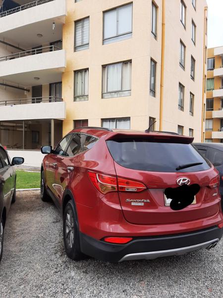 Hyundai Santa Fe • 2013 • 84,000 km 2