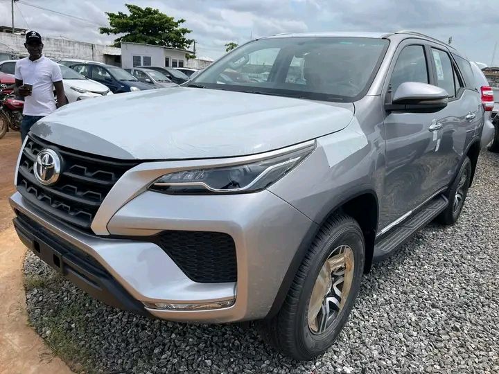 Toyota Fortuner • 2020 • 890 km 1