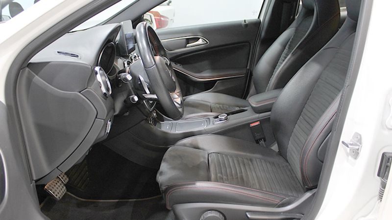 Mercedes-Benz GLA • 2019 • 64,234 km 5