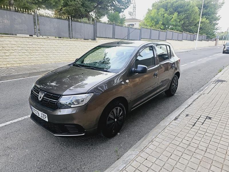 Dacia Sandero • 2017 • 110,000 km 4