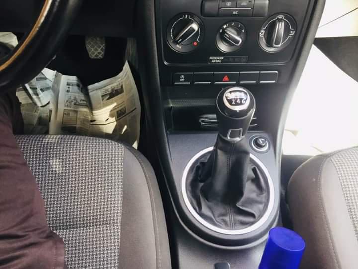 Volkswagen Beetle • 2017 • 27,200 km 3