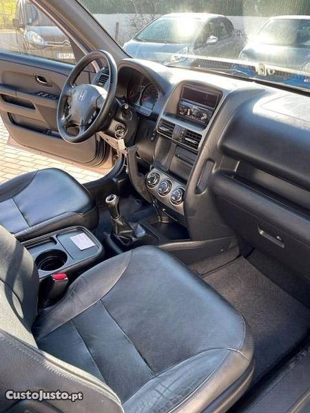 Honda CR-V • 2005 • 349,999 km 3