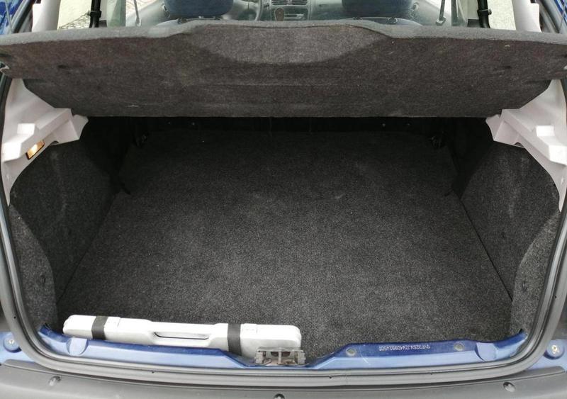 Peugeot 206 • 2000 • 170,000 km 3