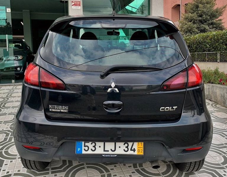 Mitsubishi Colt • 2011 • 90,000 km 5