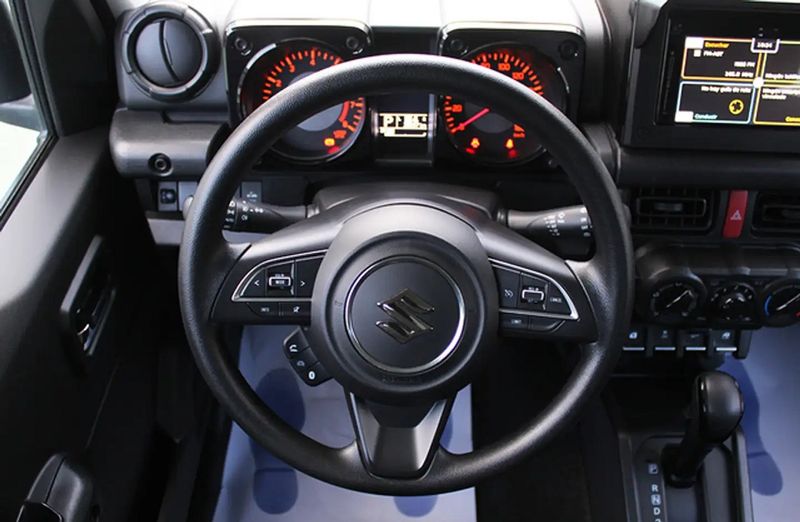 Suzuki Jimny • 2019 • 38,567 km 12