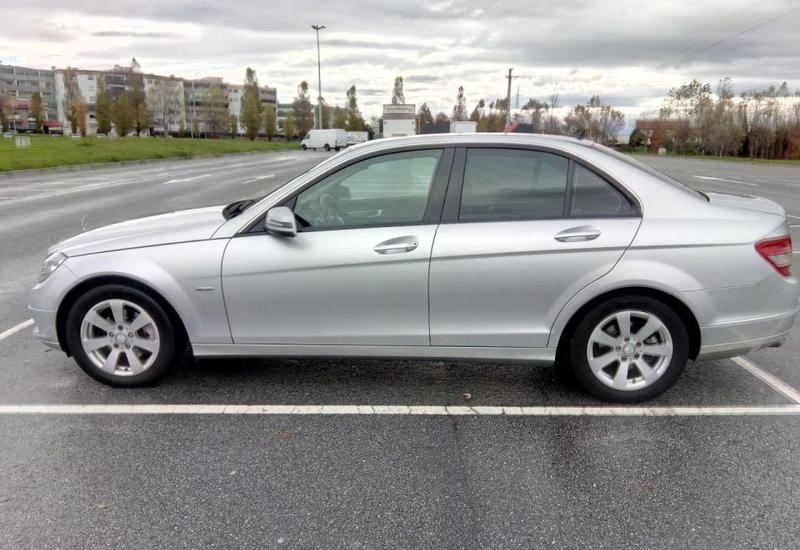 Mercedes-Benz C • 2010 • 80,000 km 3