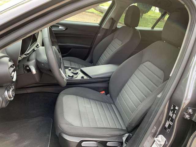 Alfa Romeo Giulia • 2016 • 134,000 km 6