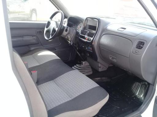 Nissan NP300 Pickup • 2010 • 350,000 km 1