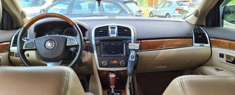 Cadillac SRX • 2009 • 190,000 km 1
