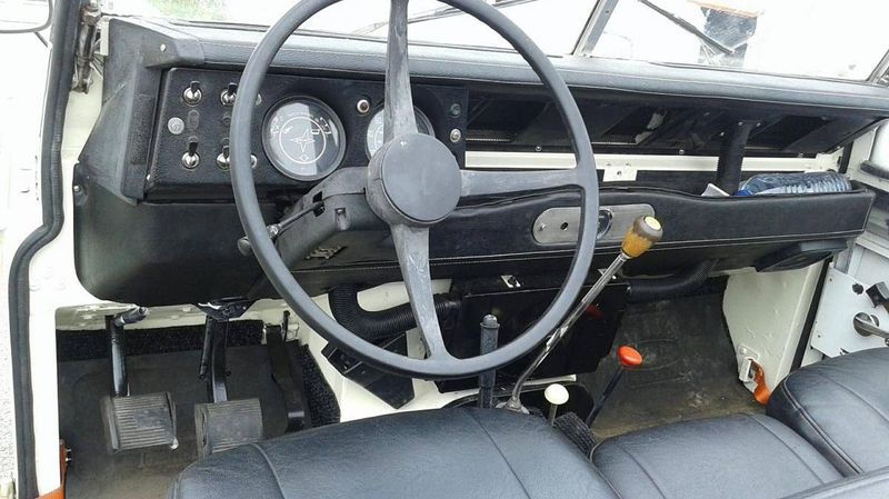 Land Rover LR3 • 1979 • 129,999 km 3