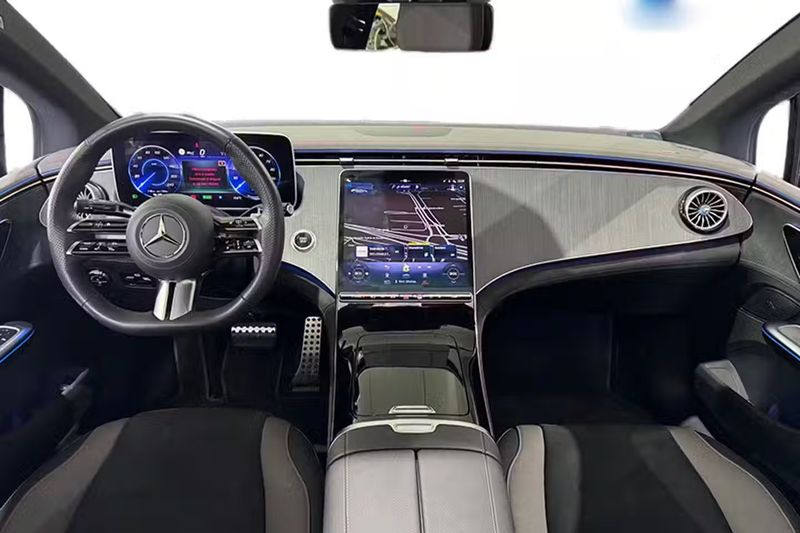 Mercedes-Benz E-Class • 2024 • 16,566 km 2