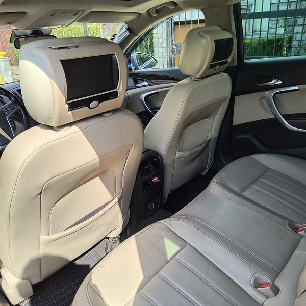 Opel Insignia • 2011 • 162,000 km 10