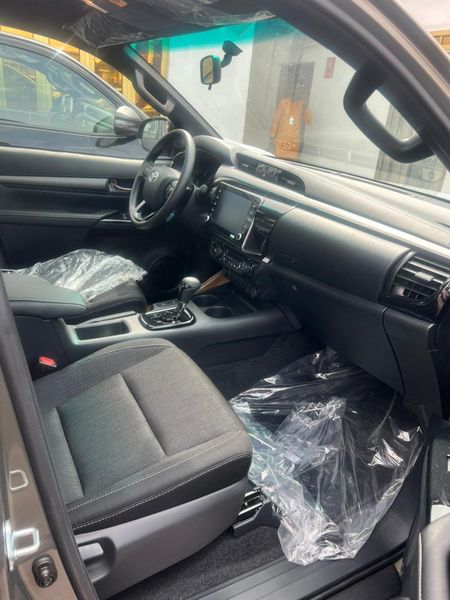 Toyota Hilux • 2020 • 2 km 2