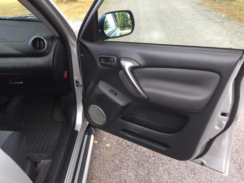 Toyota RAV4 • 2001 • 198,620 km 2