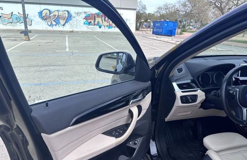 BMW X1 • 2021 • 40,000 km 5