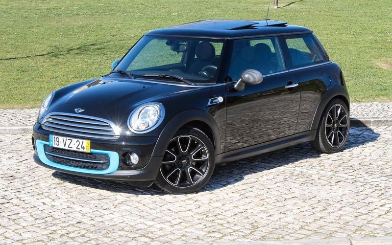 MINI Cooper • 2014 • 90,000 km 1