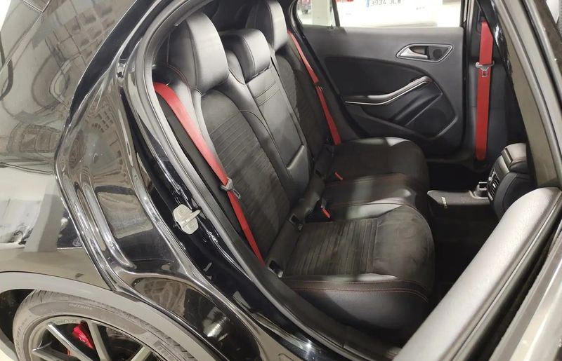 Mercedes-Benz GLA • 2015 • 153,849 km 7