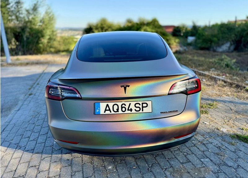 Tesla Model 3 • 2012 • 80,000 km 2