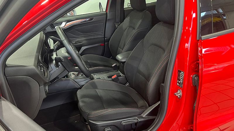 Ford Focus • 2022 • 19,170 km 9