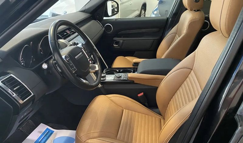 Land Rover Discovery • 2017 • 120,000 km 4