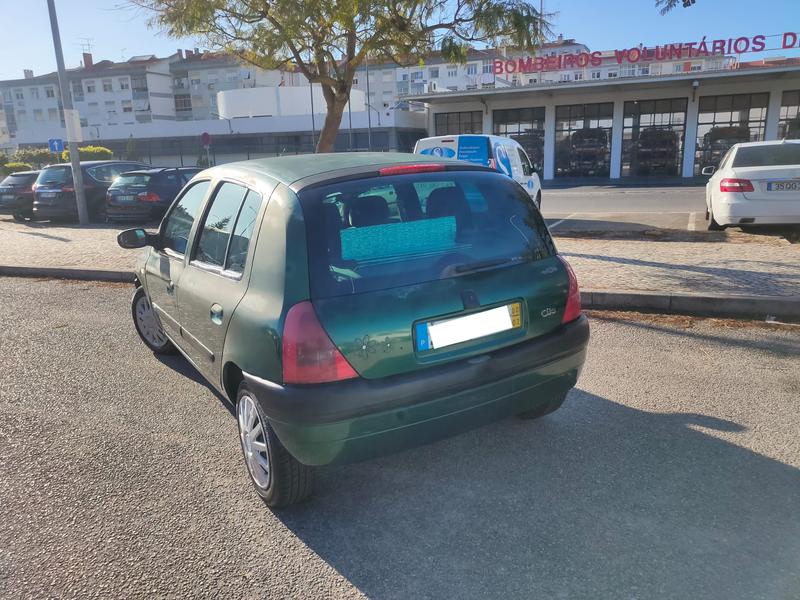 Renault Clio • 2000 • 166,644 km 11
