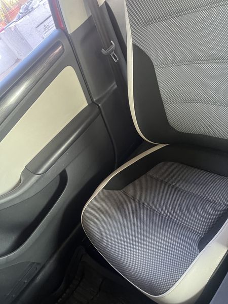 Volkswagen Jetta • 2016 • 77,000 km 12