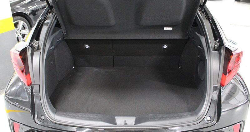 Toyota C-HR • 2022 • 11,000 km 13