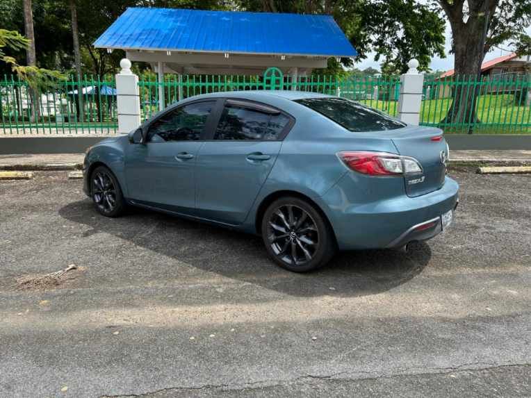 Mazda 3 • 2010 • 115,000 mi 2