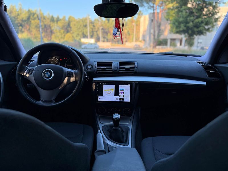 BMW 328i • 2005 • 118,000 km 6