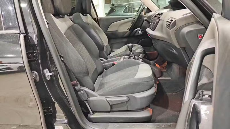 Citroën C4 Grand Picasso • 2016 • 135,133 km 19