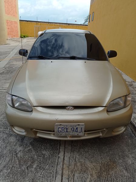 Hyundai Accent • 2002 • 380,000 km 1