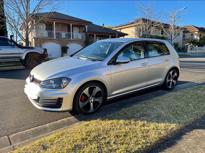 Volkswagen Golf • 2016 • 53,000 km 3