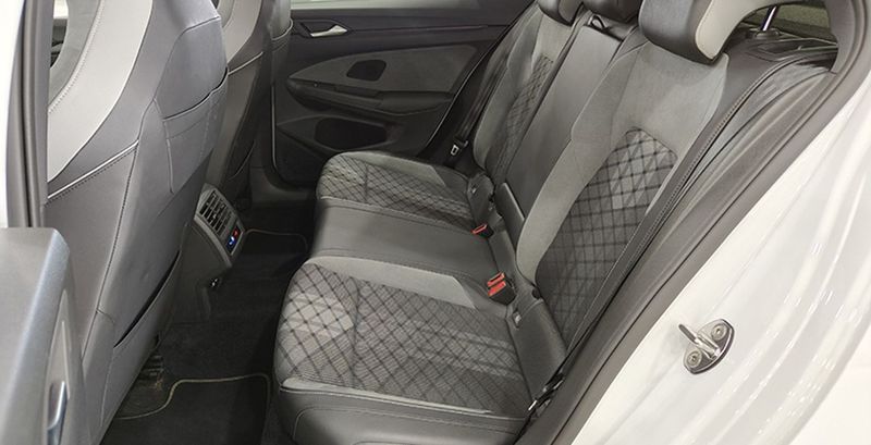 Volkswagen Golf • 2021 • 38,310 km 8