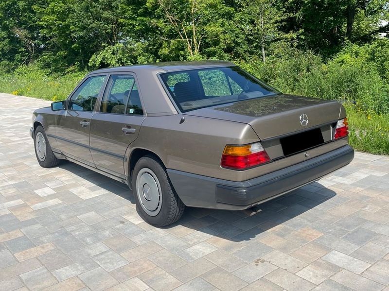 Mercedes-Benz 260 - 560 SE • 1989 • 214,700 km 15