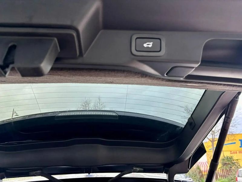 Land Rover Range Rover Sport • 2015 • 82,000 km 9