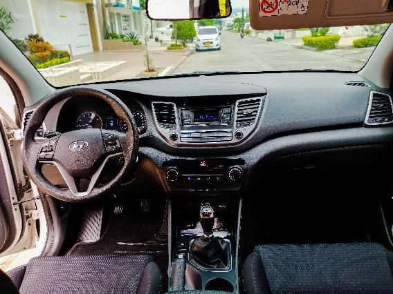 Hyundai Tucson • 2016 • 80,000 km 2