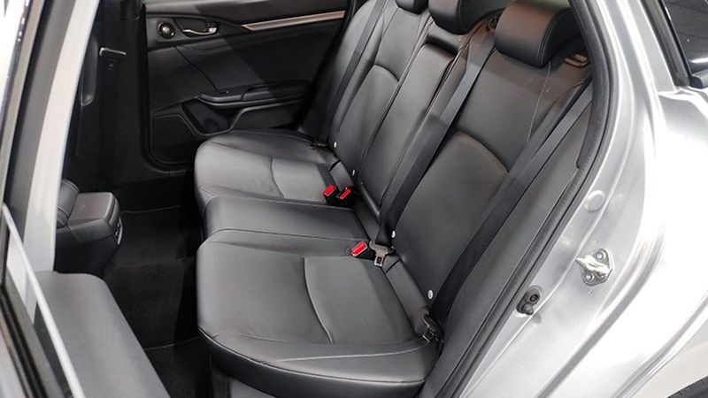 Honda Civic • 2019 • 23,523 km 3